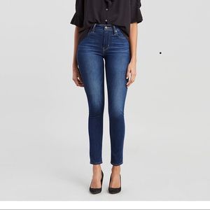Levi’s 721 high rise skinny jeans